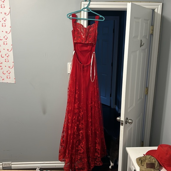 Prom/Grad Dress - Picture 2 of 5